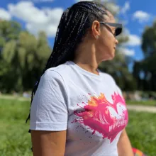 T-Shirt Münchner Herz SLIM FIT SMALL - Frau im Englischen Garten